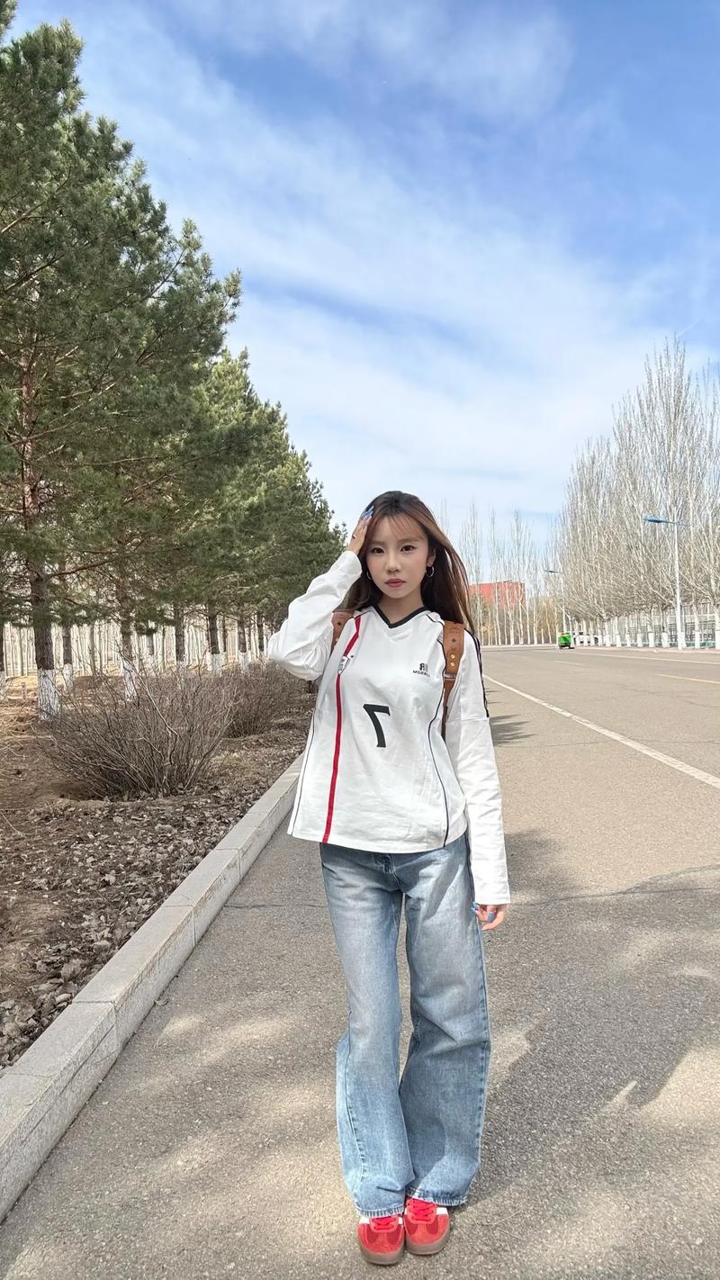 芙宁娜白丝jk爆❌❌乳❌❌❌